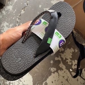 Sanuk women’s yoga mat flip flop size 8